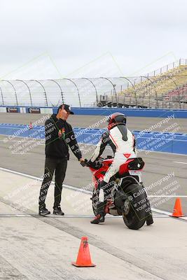 media/Oct-15-2022-Fastrack Riders (Sat) [[9a18b22502]]/Around the Pits/